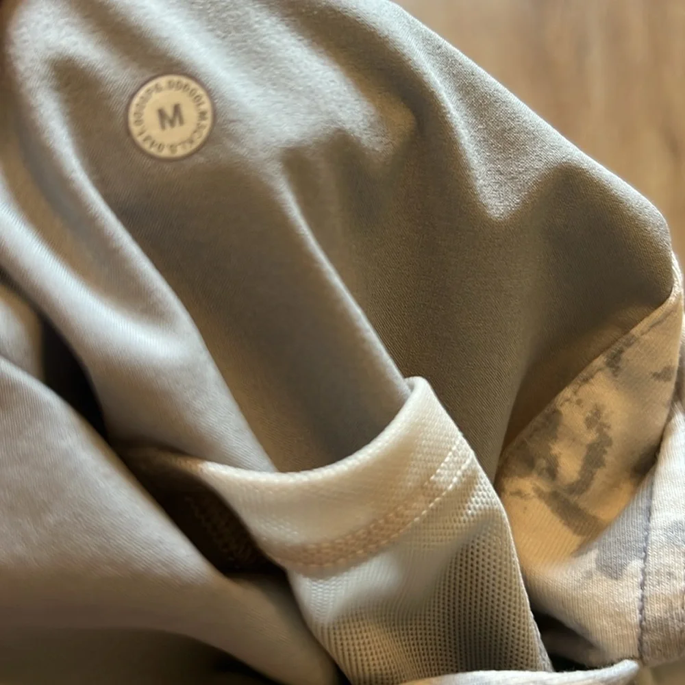 Men's Lululemon Gray and Cream Tie-Dye Hoodie Size Medium
